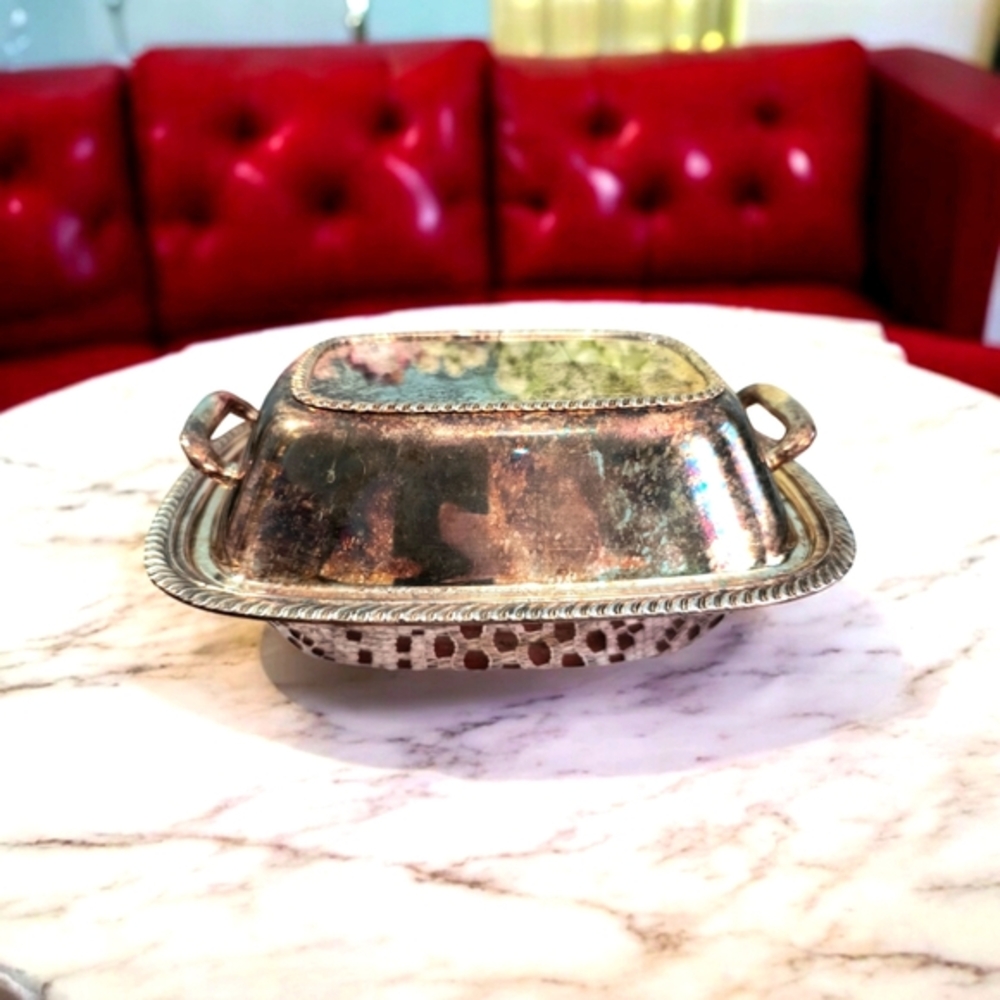 Butter dish, FIESTA ONEIDA silver, with lid and handle.  Antique, rare.  Observa